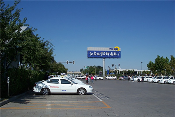 練習(xí)倒車入庫，攻克這五個(gè)重點(diǎn)即可！