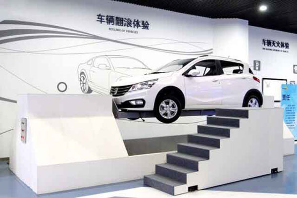 東方時尚駕校車輛翻滾體驗