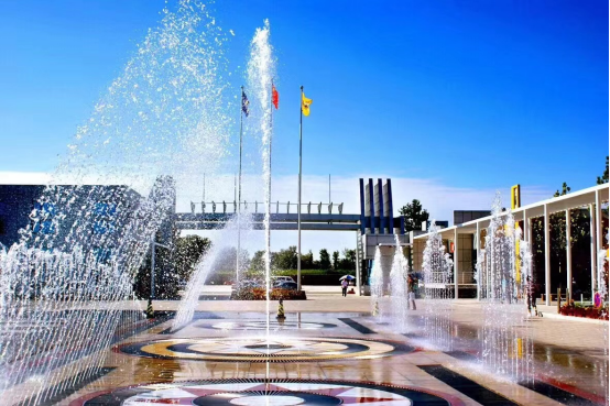 「東方時尚駕校」