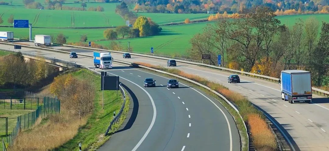 「東方時尚駕?！?/></span></p><p><span style=