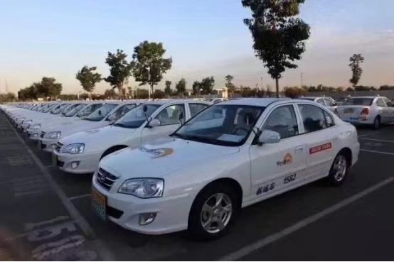 東方時尚駕校教你臺風天開車要注意什么？