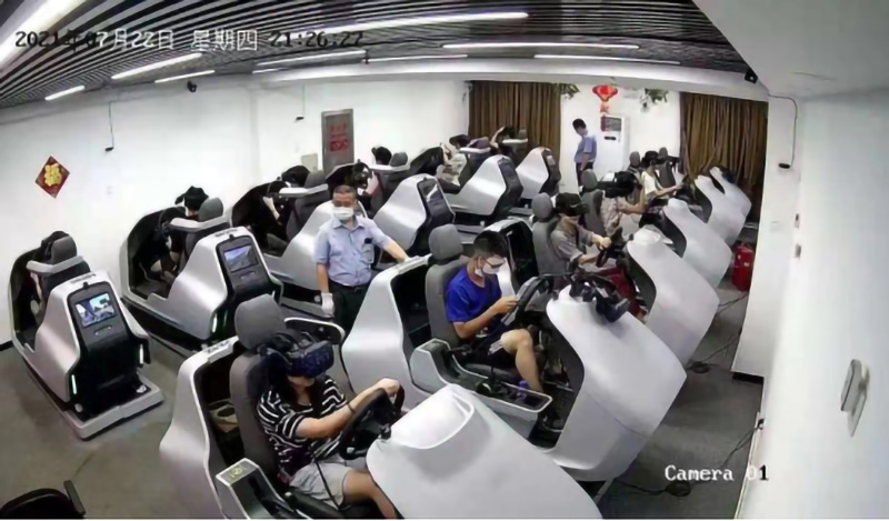 北京東方時尚駕官網上的科目三靠邊停車操作步驟，